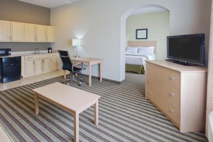 Holiday Inn Express Hotel & Suites Alvarado an IHG Hotel - image 12