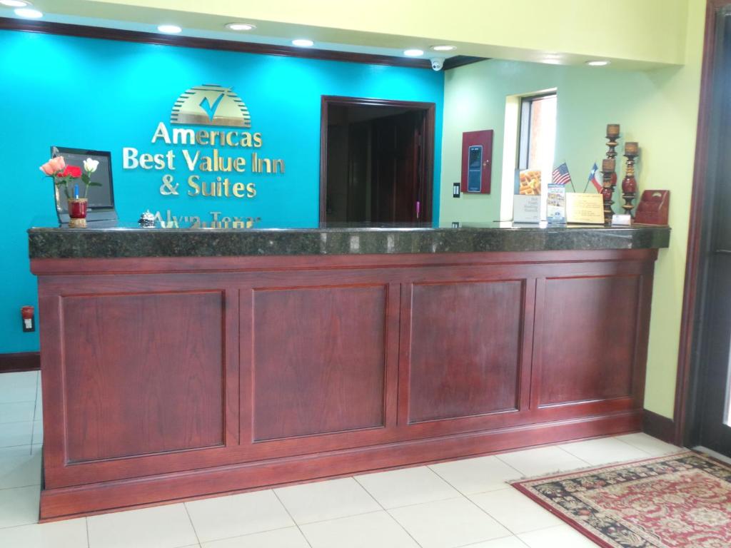 Americas Best Value Inn & Suites-Alvin/Houston - image 2