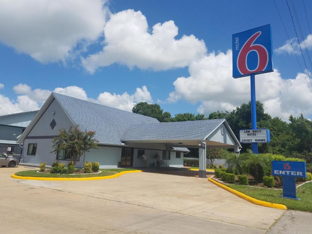 Motel 6-Alvin TX - image 3