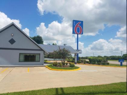 Motel 6-Alvin TX - image 4