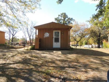 O'Connell's Yogi Bear Studio Cabin 1 - image 6