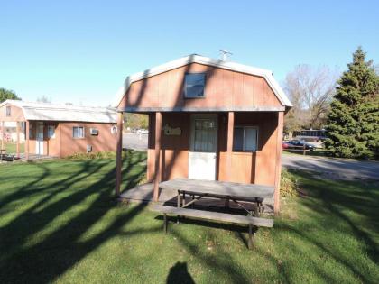 O'Connell's Yogi Bear Lakefront Cabin 9 - image 6