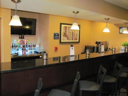 Cobblestone Inn & Suites - Ambridge - image 2