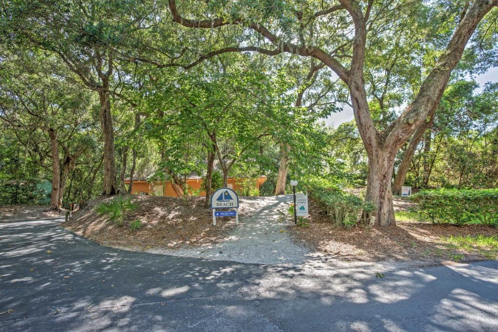Amelia Island Condo with Onsite Pool and Beach Access! - image 6