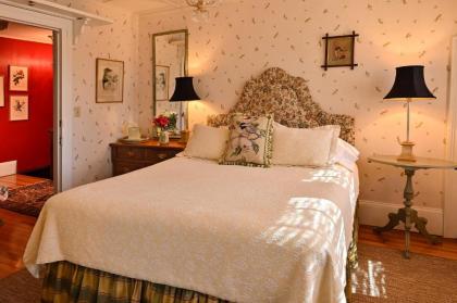 Hilltop House Bed & Breakfast - image 4