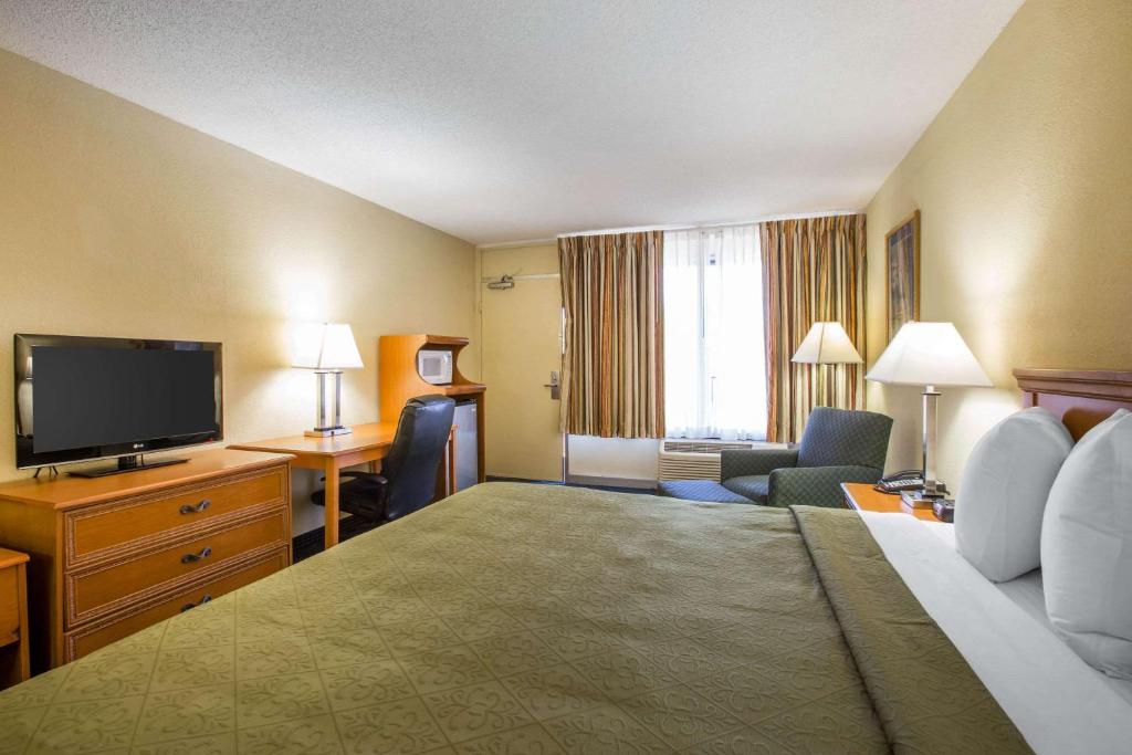 Quality Inn Americus - image 6