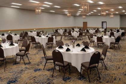 Radisson Hotel Ames Conference Center at ISU - image 9