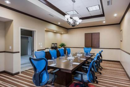 Hilton Garden Inn Ames - image 14