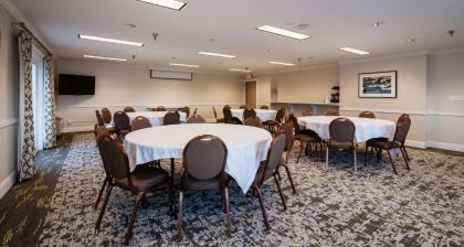 Best Western Plus University Park Inn & Suites - image 12