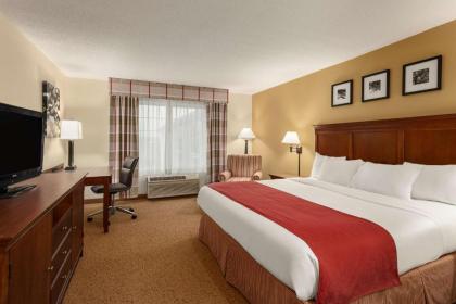 Country Inn & Suites by Radisson Ames IA - image 12