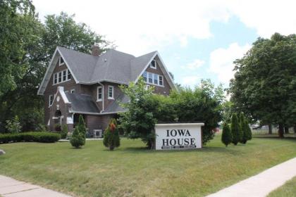 Iowa House Historic Inn - image 2