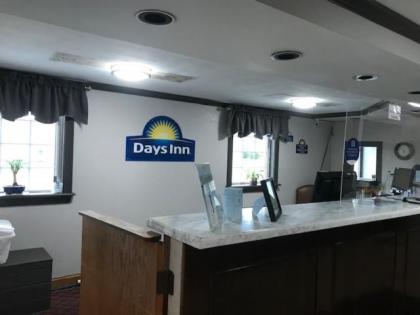 Days Inn by Wyndham Amherst - image 1