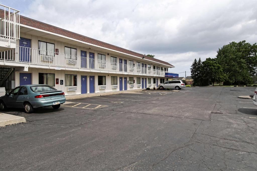 Motel 6-Amherst OH - Cleveland West - Lorain - image 3