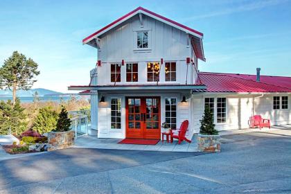 Anacortes Ship Harbor Inn - image 1