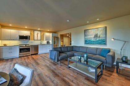 Airy Home Near Anacortes with San Juan de Fuca Views - image 11