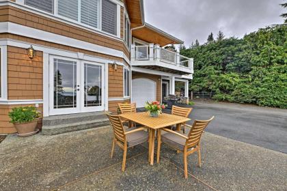 Airy Home Near Anacortes with San Juan de Fuca Views - image 13