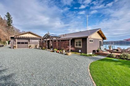 Similk Bay Retreat with Deck Fire Pit and Hot Tub! - image 2