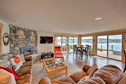 Similk Bay Retreat with Deck Fire Pit and Hot Tub! - image 3