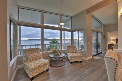 Bayfront Home - Take Ferry to the San Juan Islands - image 4