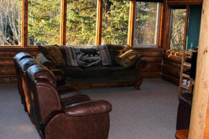 Bear Den Vacation Home - image 11