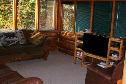 Bear Den Vacation Home - image 13