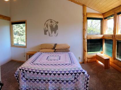 Bear Den Vacation Home - image 8