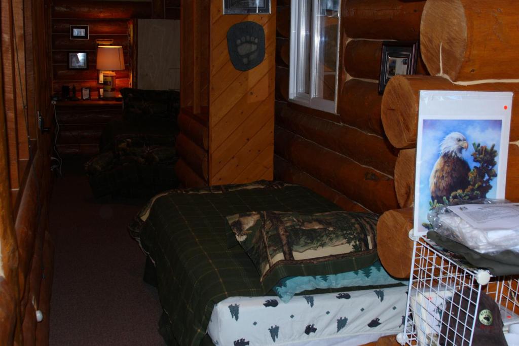 Moose Cabin - image 3