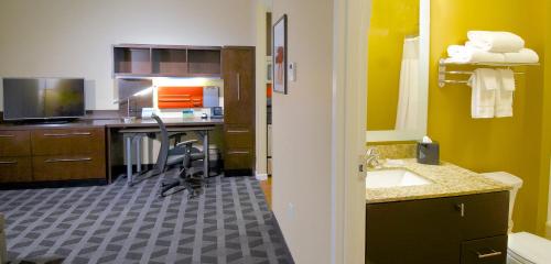 TownePlace Suites by Marriott Anchorage Midtown - image 3