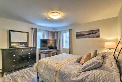 Anchorage Condo - Walk to Downtown and Coast Trail! - image 2