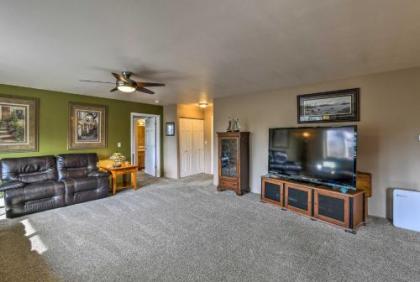 Hillside Anchorage Home by Hiking and Biking Trails! - image 3