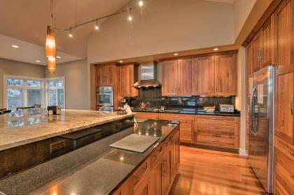 Modern Anchorage Home with Stunning Mountain Views! - image 4