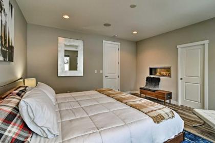 Modern Anchorage Townhome - By Delaney Park Strip! - image 10