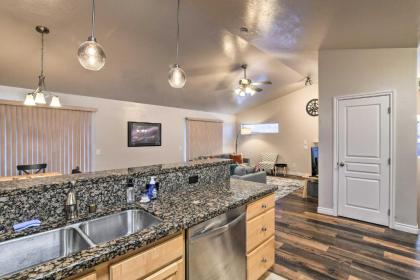 Cozy Anchorage Townhome Walk to Jewel Lake! - image 11