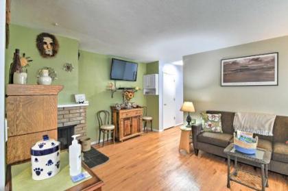 Charming Anchorage Townhouse with Gas Grill!