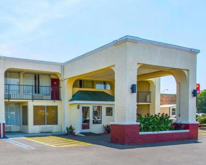 Econo Lodge Andalusia - image 13