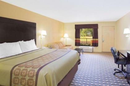 Days Inn by Wyndham Andalusia - image 9