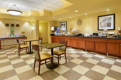 Hampton Inn Anderson - image 8