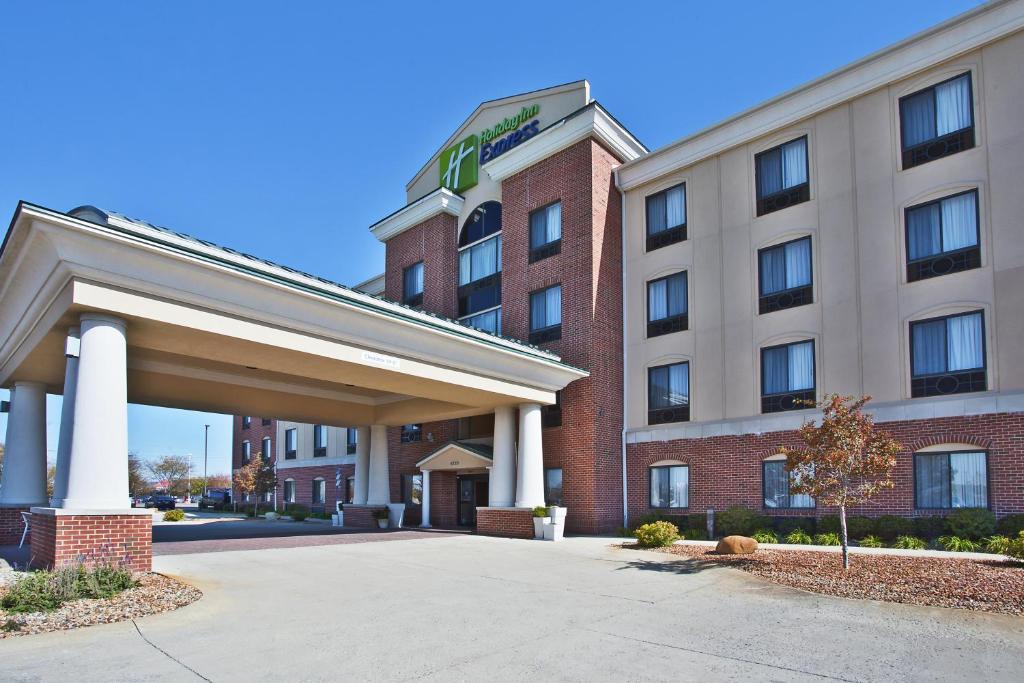 Holiday Inn Express Hotel & Suites Anderson an IHG Hotel - main image