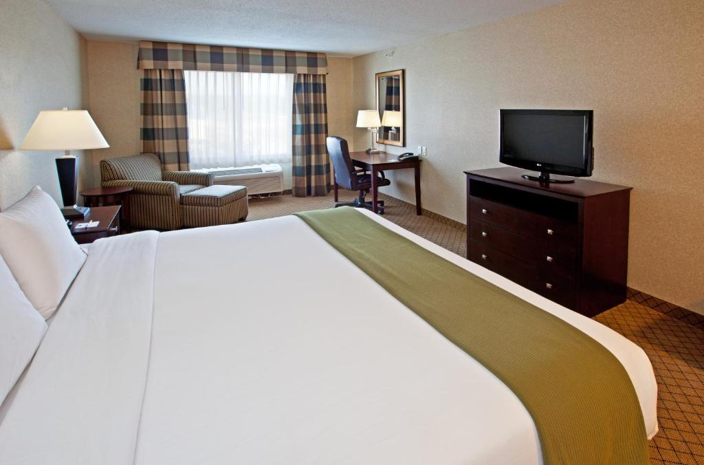 Holiday Inn Express Hotel & Suites Anderson an IHG Hotel - image 5