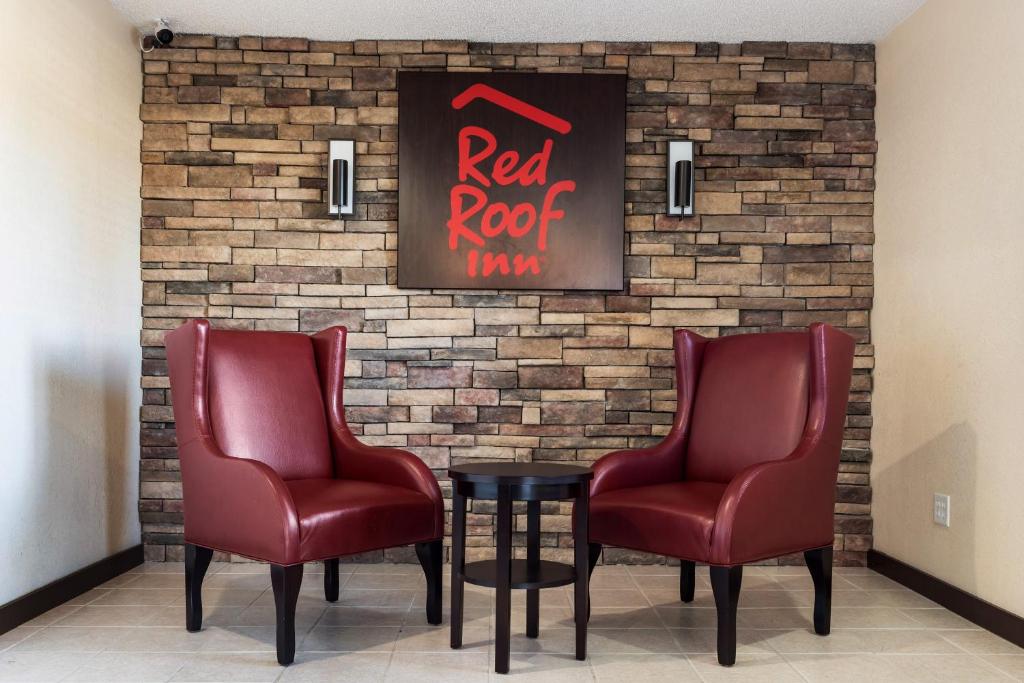 Red Roof Inn Anderson IN - image 4