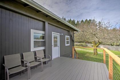 Waterfront Anderson Island Home with Kayaks - image 12