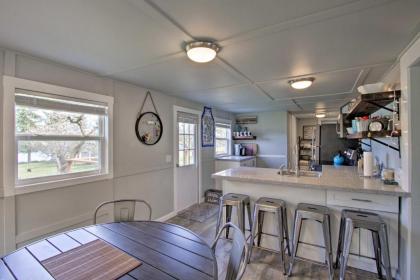 Waterfront Anderson Island Home with Kayaks - image 9