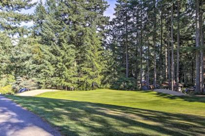 Anderson Island Home with Yard and Hot Tub by Beaches! - image 2