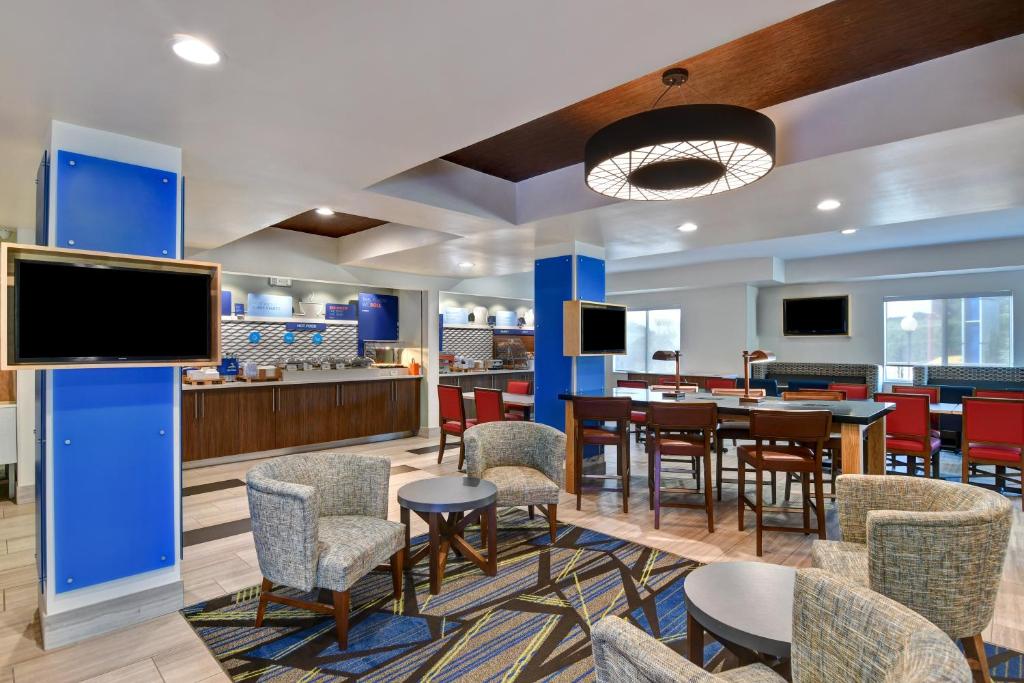 Holiday Inn Express Hotel & Suites Anderson I-85 - HWY 76 Exit 19B an IHG Hotel - image 7