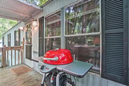 Lovely Lakefront Home with Deck Kayak Available - image 9