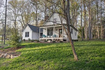 Enchanting Andersonville Home Steps to Norris Lake