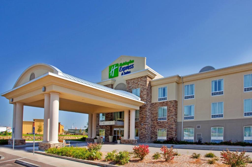 Holiday Inn Express & Suites East Wichita I-35 Andover an IHG Hotel - main image