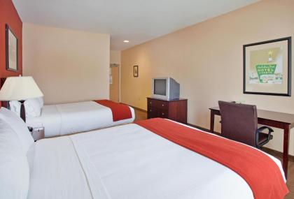 Holiday Inn Express & Suites East Wichita I-35 Andover an IHG Hotel - image 4