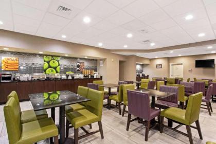 La Quinta by Wyndham Boston-Andover - image 12