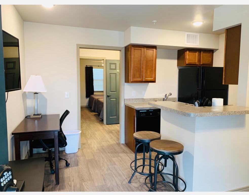 Eagles Den Suites at Andrews - main image